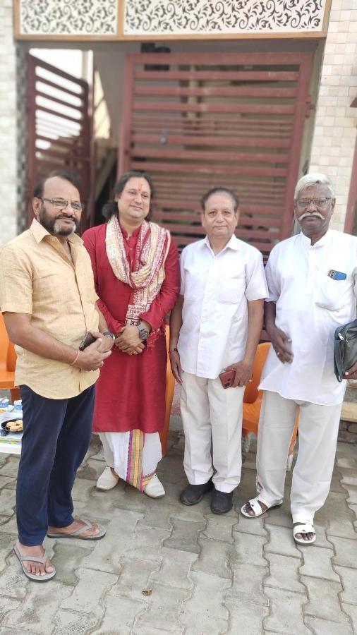 Ira Homestay Mathura - Divine Spiritual Stay Esterno foto