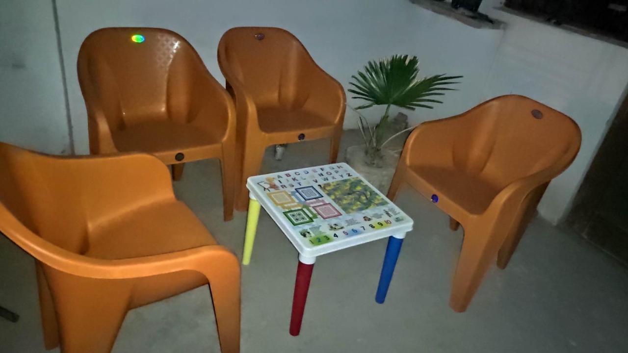 Ira Homestay Mathura - Divine Spiritual Stay Esterno foto