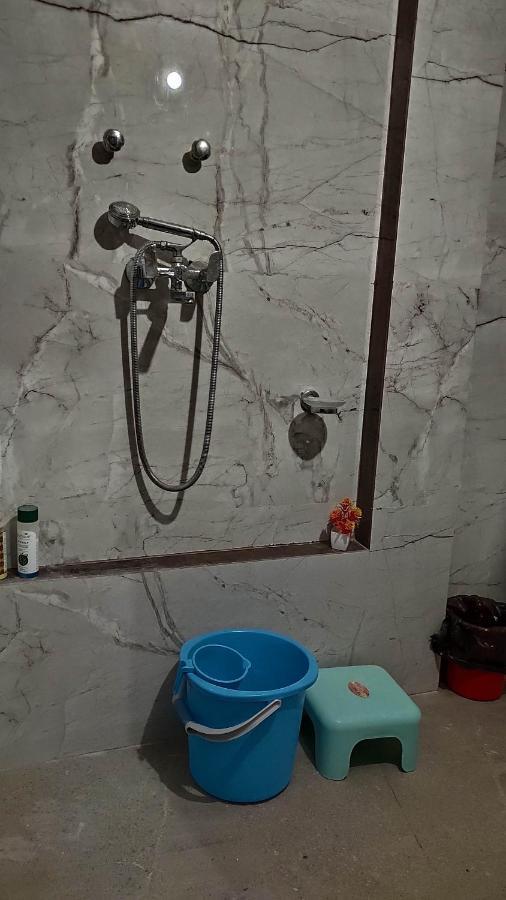 Ira Homestay Mathura - Divine Spiritual Stay Esterno foto