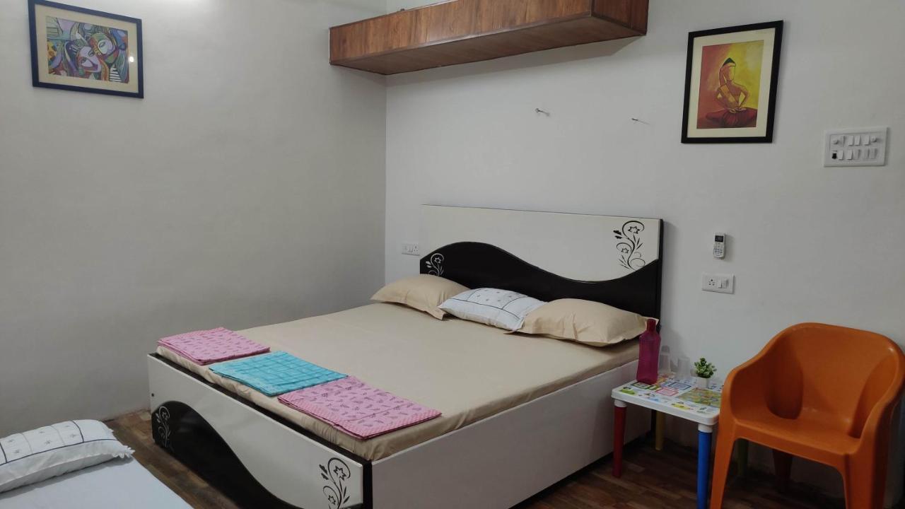 Ira Homestay Mathura - Divine Spiritual Stay Esterno foto