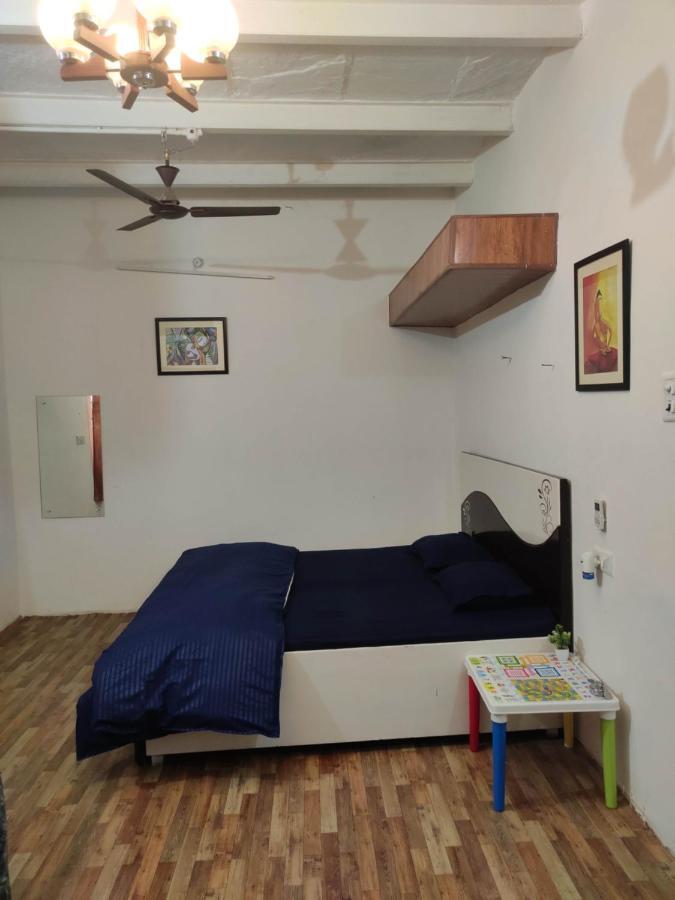 Ira Homestay Mathura - Divine Spiritual Stay Esterno foto
